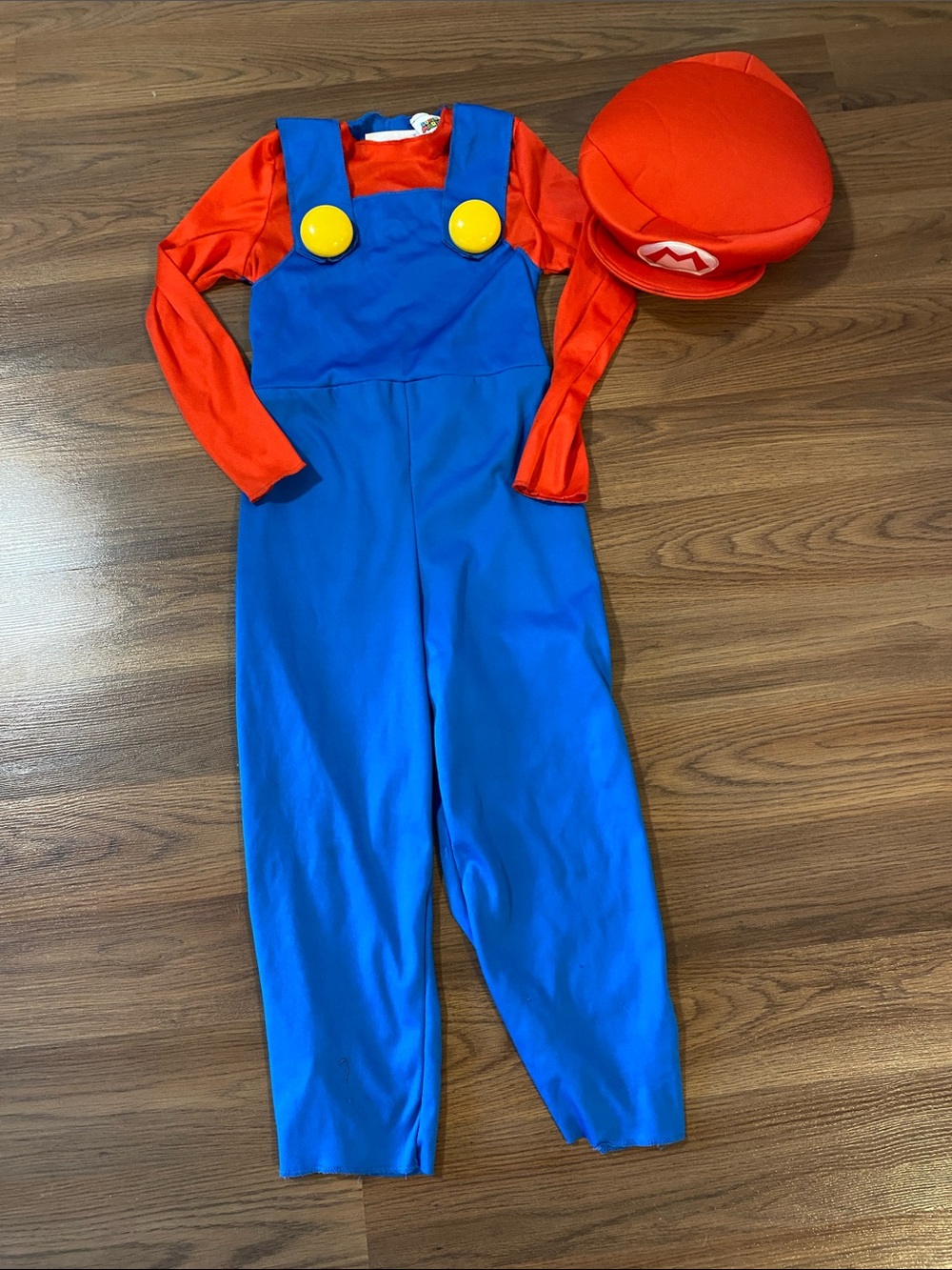 Super Mario costume with hat. Size Youth Small